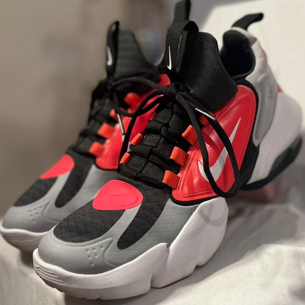 Nike Sneakers Women’s 8.5 Pink White Black Running Training Athletic Shoes